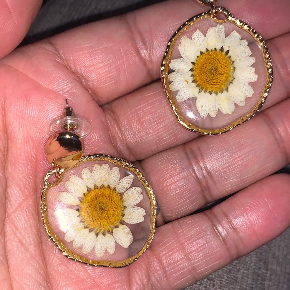 Gold Daisy Drop Earrings - Picture 3 of 3